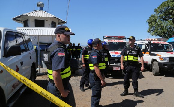 Tourist ship sinks off Costa